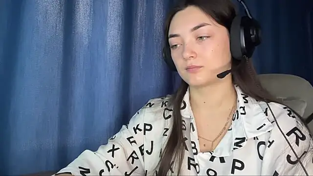 TwotyBright online show from December 2025 06:06:01 AM