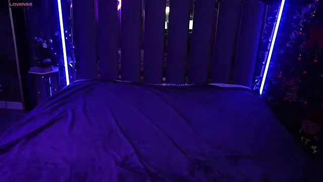 Snapshot of DanielaReign chatting on December 2025 01:38:01 PM DanielaReign online show from December 2025 01:38:01 PM