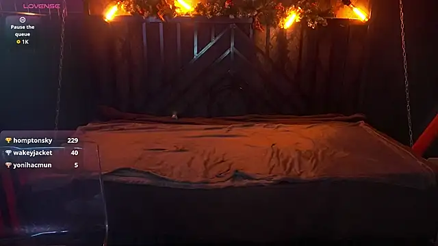 Snapshot of DanielaReign chatting on December 2025 06:48:01 PM DanielaReign online show from December 2025 06:48:01 PM