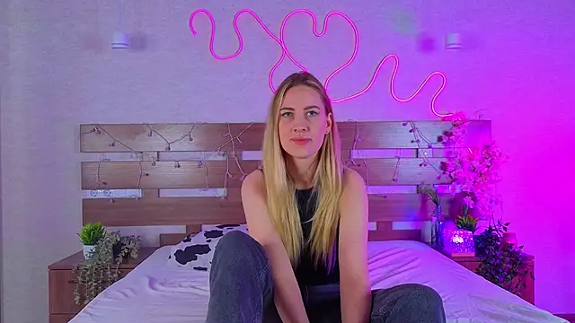 TonyaReid online show from December 2025 05:19:02 PM