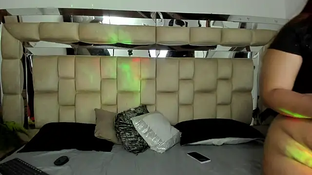 HotVoltage online show from November 2025 12:37:02 PM