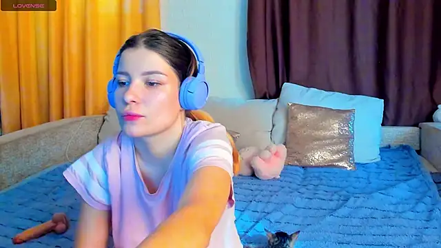 Eva purrr  online show from November 2025 09:53:02 AM