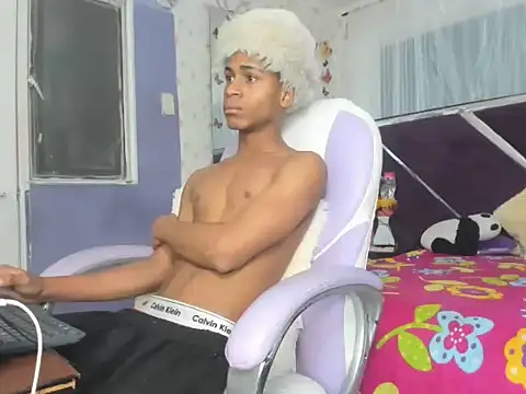 Santy bigcock 01 online show from November 2025 11:54:01 AM