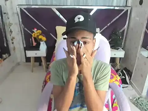 Santy bigcock 01 online show from November 2025 11:36:02 AM