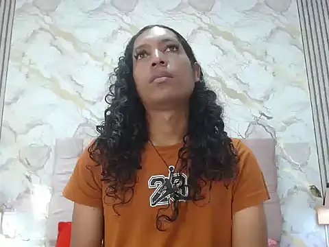 MiaCoock online show from December 2025 02:03:01 PM