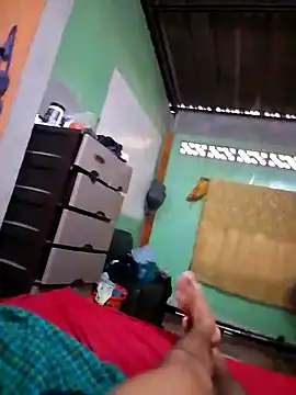 LUISDARIO24 online show from December 2025 05:31:01 PM