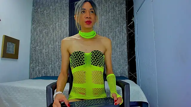 Snapshot of Caitlyn-Joness_ chatting on December 2025 02:04:02 PM Caitlyn-Joness online show from December 2025 02:04:02 PM