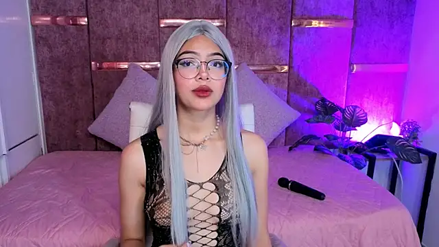  ViolletteNoir  online show from November 2025 08:00:01 PM