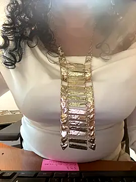 Deessenympho online show from December 2025 01:59:02 PM