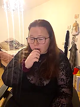 Snapshot of NaughtyNiia chatting on December 2025 02:44:02 PM NaughtyNiia online show from December 2025 02:44:02 PM