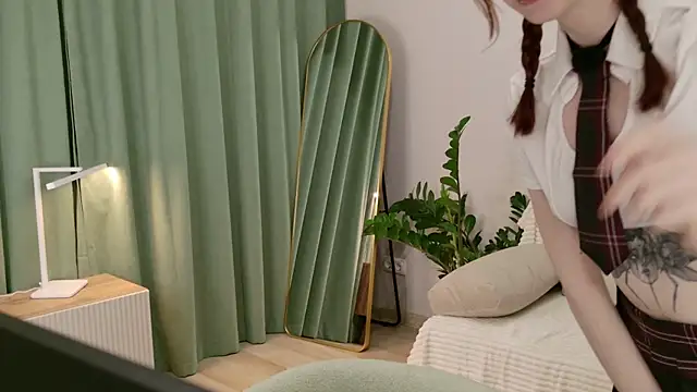 Snapshot of eva_aria chatting on December 2025 09:12:02 PM eva aria online show from December 2025 09:12:02 PM