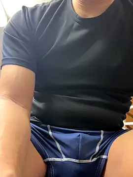 Snapshot of CrimsonKnockout chatting on December 2025 04:05:01 PM CrimsonKnockout online show from December 2025 04:05:01 PM