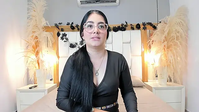 GabyJhons online show from December 2025 06:13:02 PM