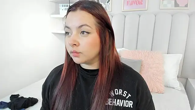 Snapshot of Nina_Rouse_ chatting on December 2025 12:22:01 PM Nina Rouse online show from December 2025 12:22:01 PM