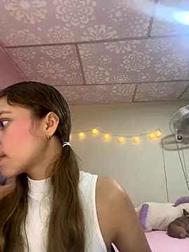 Snapshot of Vanneskk chatting on December 2025 01:31:01 PM Vanneskk online show from December 2025 01:31:01 PM