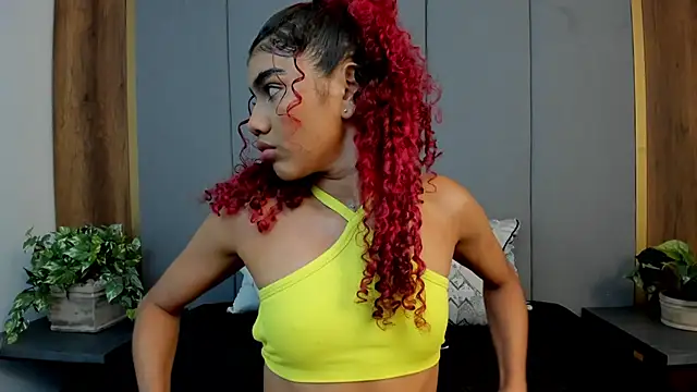 Snapshot of Red_Vel_ chatting on December 2025 10:57:01 AM Red Vel online show from December 2025 10:57:01 AM