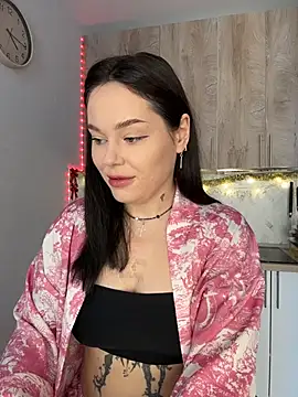 Snapshot of EvaNoirrr chatting on December 2025 06:19:02 AM EvaNoirrr online show from December 2025 06:19:02 AM