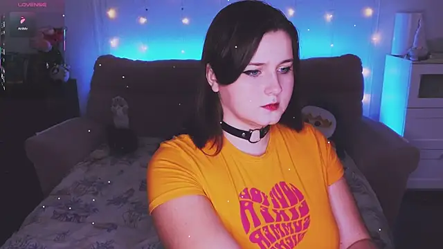 Snapshot of AlvaRina chatting on December 2025 07:20:02 PM AlvaRina online show from December 2025 07:20:02 PM