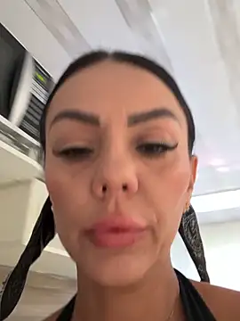 Snapshot of SofhiaTaylor chatting on December 2025 02:55:01 PM SofhiaTaylor online show from December 2025 02:55:01 PM