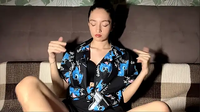 Snapshot of Raylli_Jorden chatting on December 2025 03:29:01 PM Raylli Jorden online show from December 2025 03:29:01 PM