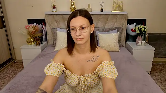 Snapshot of EstherPeachX chatting on December 2025 11:53:01 PM EstherPeachX online show from December 2025 11:53:01 PM