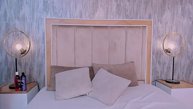 Snapshot of Naomii_BDSM chatting on December 2025 07:08:02 PM Naomii BDSM online show from December 2025 07:08:02 PM