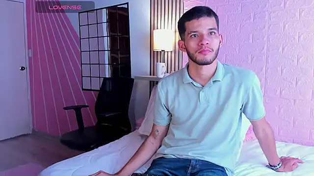 Snapshot of dear_lover1 chatting on December 2025 02:21:01 PM dear lover1 online show from December 2025 02:21:01 PM