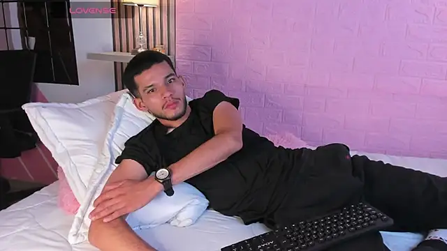 Snapshot of dear_lover1 chatting on December 2025 02:11:01 PM dear lover1 online show from December 2025 02:11:01 PM