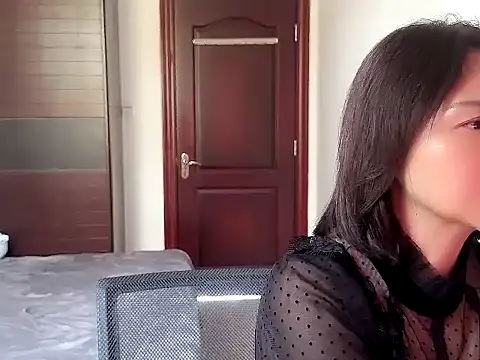 Snapshot of A-ZJunn chatting on December 2025 06:40:02 AM A-ZJunn online show from December 2025 06:40:02 AM