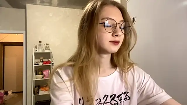 Snapshot of MargyDejong chatting on December 2025 06:16:01 PM MargyDejong online show from December 2025 06:16:01 PM