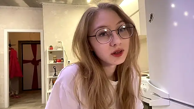 Snapshot of MargyDejong chatting on December 2025 05:51:01 PM MargyDejong online show from December 2025 05:51:01 PM