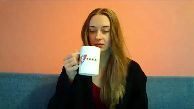 Snapshot of Honey_Whisper chatting on December 2025 07:36:01 AM Honey Whisper online show from December 2025 07:36:01 AM