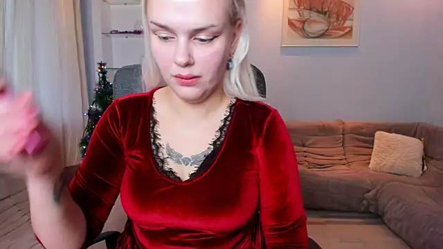 Snapshot of KamillaJei chatting on December 2025 06:34:02 AM KamillaJei online show from December 2025 06:34:02 AM