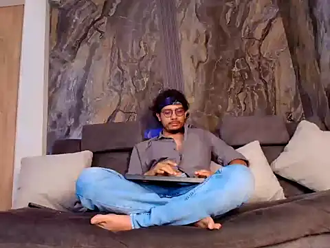 EnzoDarkwood online show from December 2025 01:42:01 PM