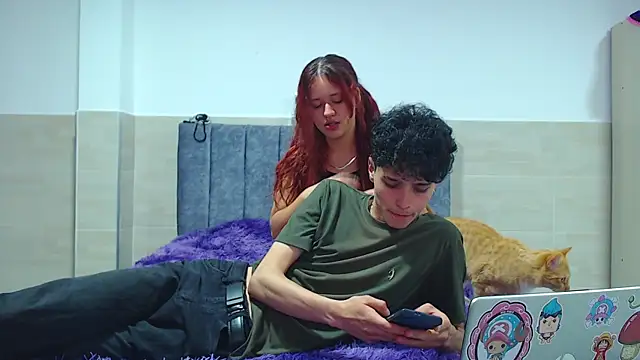 Snapshot of hottie_couplee chatting on December 2025 10:52:01 PM hottie couplee online show from December 2025 10:52:01 PM