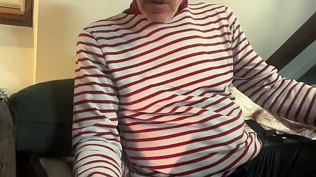 Snapshot of CBT-Sounding chatting on December 2025 08:14:02 PM CBT-Sounding online show from December 2025 08:14:02 PM