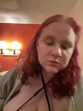 Snapshot of ivylynn420 chatting on December 2025 02:33:01 PM ivylynn420 online show from December 2025 02:33:01 PM