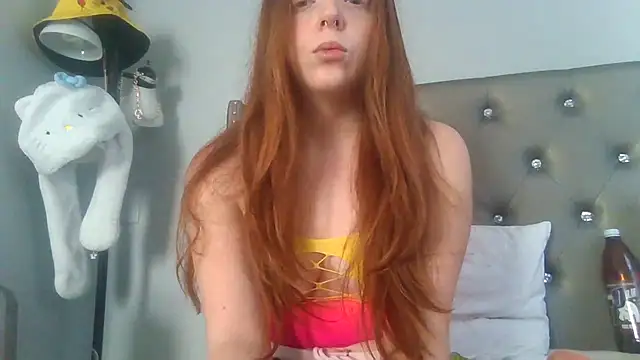 Snapshot of RedRubyRed chatting on December 2025 05:09:01 PM RedRubyRed online show from December 2025 05:09:01 PM