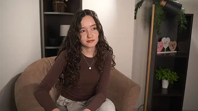 Snapshot of WillowZeme chatting on December 2025 05:01:02 AM WillowZeme online show from December 2025 05:01:02 AM