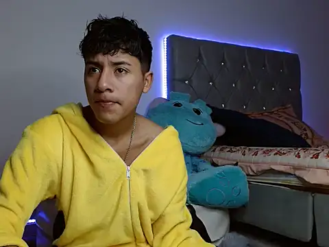 Snapshot of Sebas_Ross04 chatting on December 2025 10:58:02 PM Sebas Ross04 online show from December 2025 10:58:02 PM