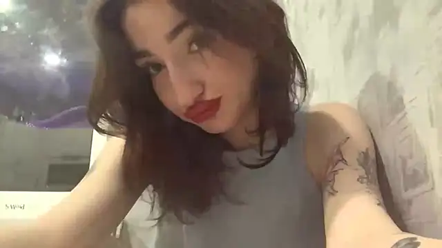 Snapshot of PanickedCowrie chatting on December 2025 07:43:01 PM PanickedCowrie online show from December 2025 07:43:01 PM