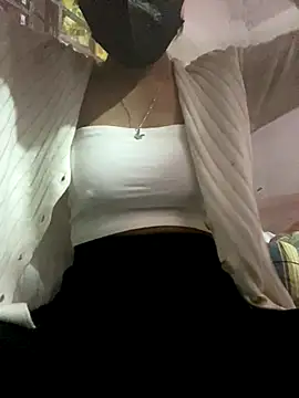 Snapshot of LucAnh99 chatting on December 2025 11:37:02 AM LucAnh99 online show from December 2025 11:37:02 AM