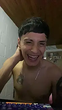 JhonCas44 online show from December 2025 04:39:02 AM