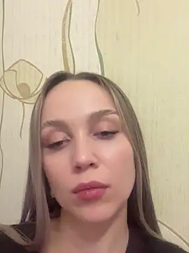 Snapshot of AnnaRow chatting on December 2025 07:29:02 PM AnnaRow online show from December 2025 07:29:02 PM