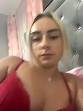 Snapshot of ScarletJ_ chatting on December 2025 01:00:02 AM ScarletJ online show from December 2025 01:00:02 AM