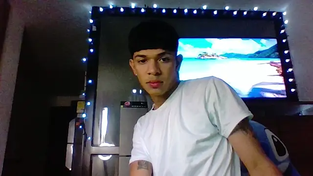 Snapshot of Glen_connor_11 chatting on December 2025 01:27:02 PM Glen connor 11 online show from December 2025 01:27:02 PM