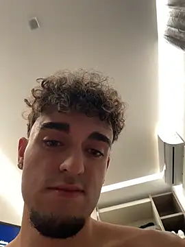 Snapshot of rich_papi chatting on December 2025 03:39:01 PM rich papi online show from December 2025 03:39:01 PM