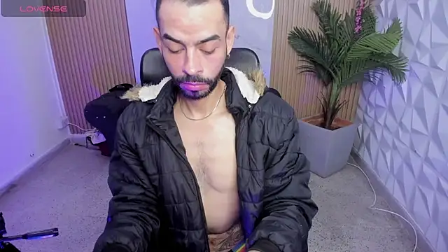 Snapshot of arcangel_harris chatting on December 2025 11:38:02 AM arcangel harris online show from December 2025 11:38:02 AM