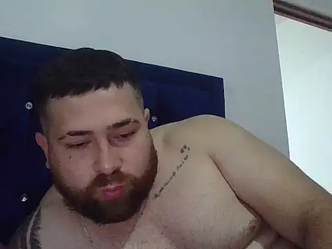 Snapshot of hammerwhite01 chatting on December 2025 01:27:02 PM hammerwhite01 online show from December 2025 01:27:02 PM