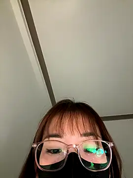 Snapshot of -Lena- chatting on December 2025 05:07:02 PM -Lena- online show from December 2025 05:07:02 PM